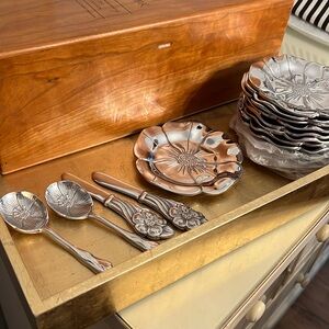 HaciendaReal Mexican Pewter hors d’oeuvre plates/serving pieces. NWT